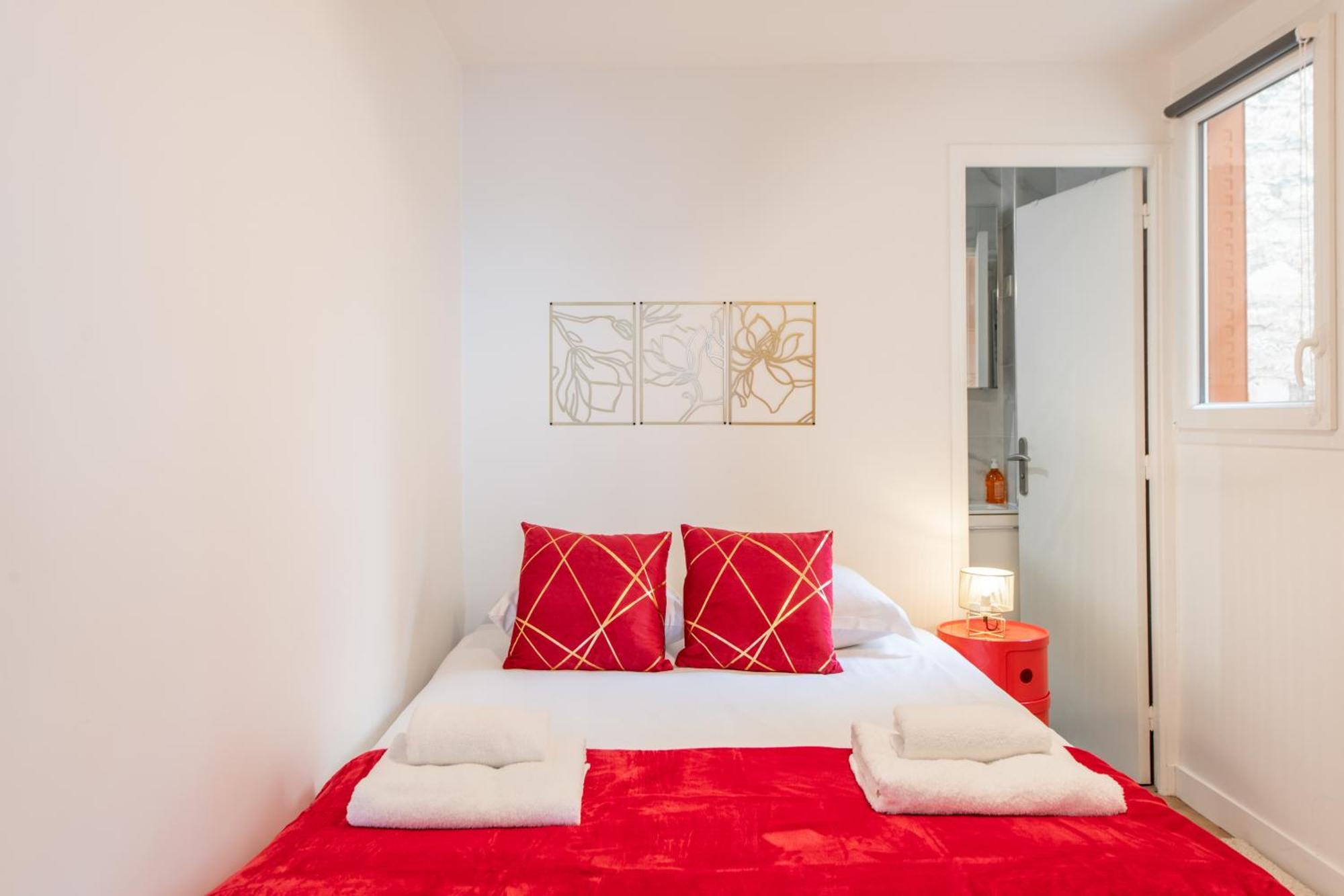 Spacious And Bright 2-Bedroom Large Apartment Very Close To Paris - Near Metro Булонь-Бийанкур Экстерьер фото