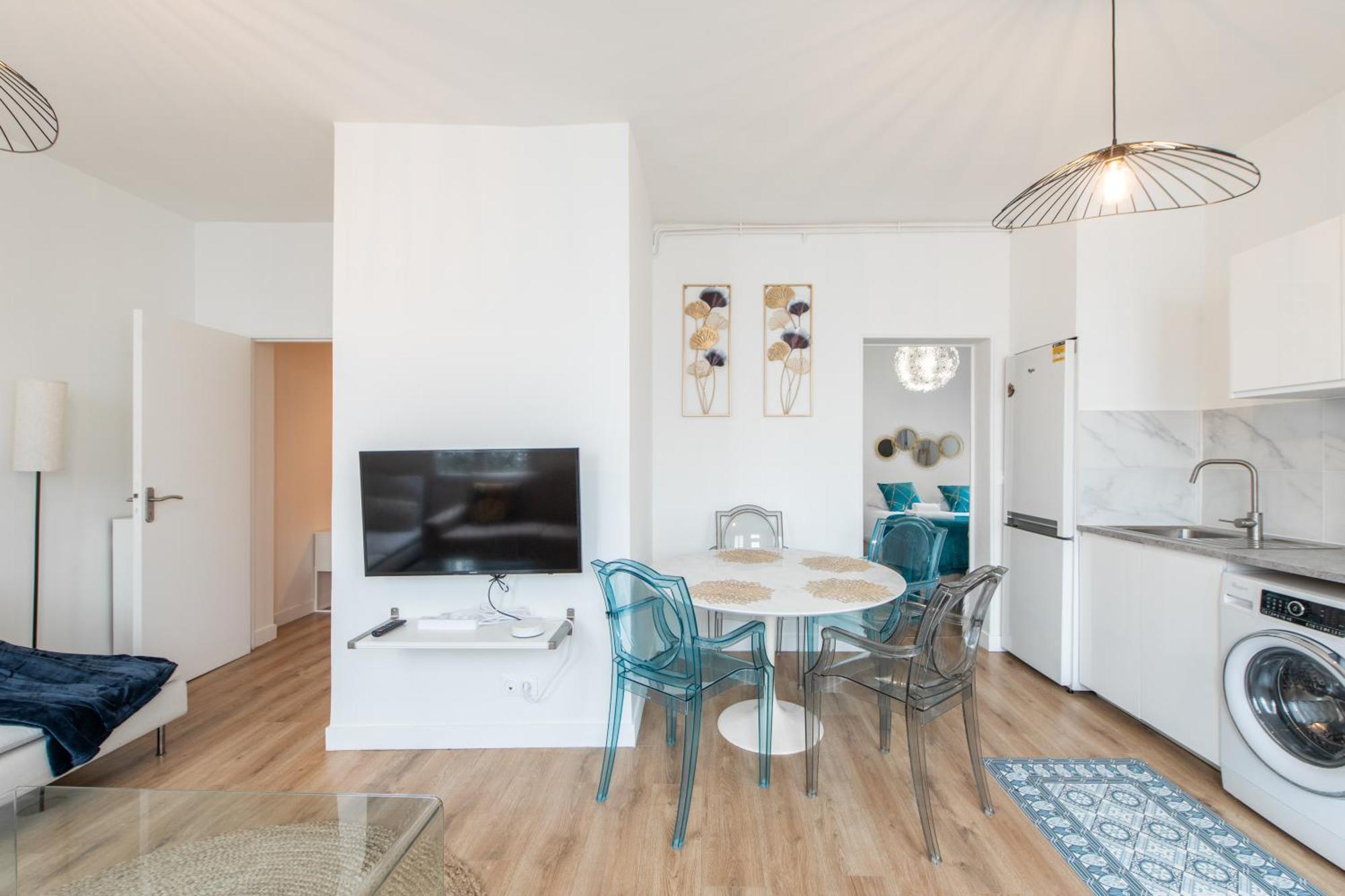 Spacious And Bright 2-Bedroom Large Apartment Very Close To Paris - Near Metro Булонь-Бийанкур Экстерьер фото